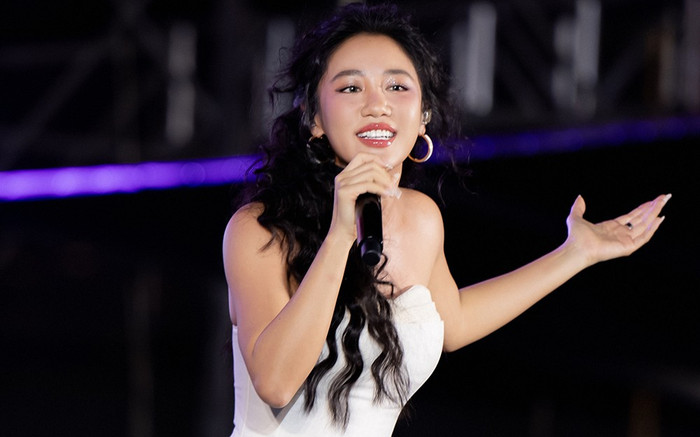 Văn Mai Hương hội ngộ người bạn đặc biệt sau 3 năm xa cách khiến khán giả xúc động Ảnh 2