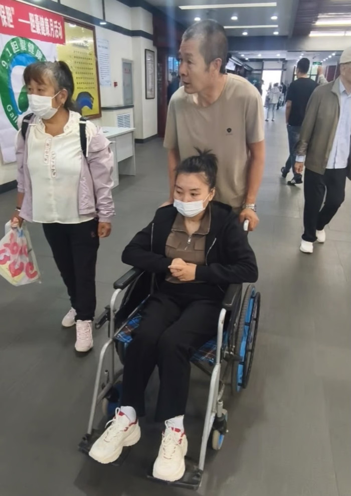 Con trai nghe lời mẹ, đánh vợ đến mù mắt vì không cho tiền nạp game Ảnh 2