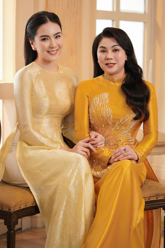 Cô thừa hưởng nhiều nét đẹp của mẹ.