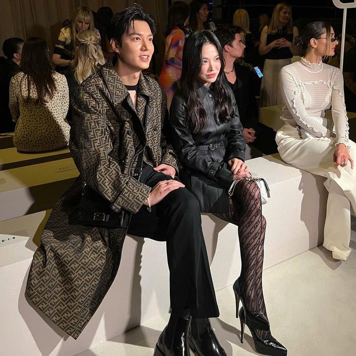 Lee Min Hoo và Song Hye Kyo xuất hiện chung sự kiện.