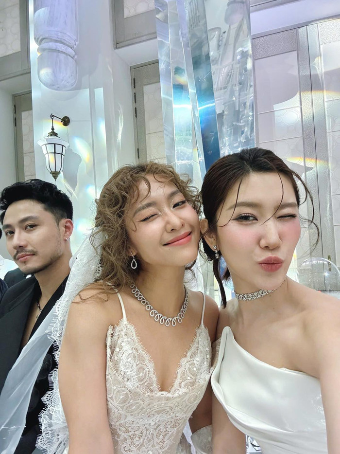 Khả Ngân và Thúy Ngân có mối quan hệ vô cùng thân thiết.