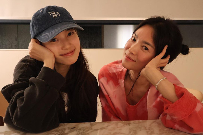 Song Hye Kyo còn mời Suzy đến nhà riêng để vui chơi, tâm sự. Ảnh: Instagram kyo1122