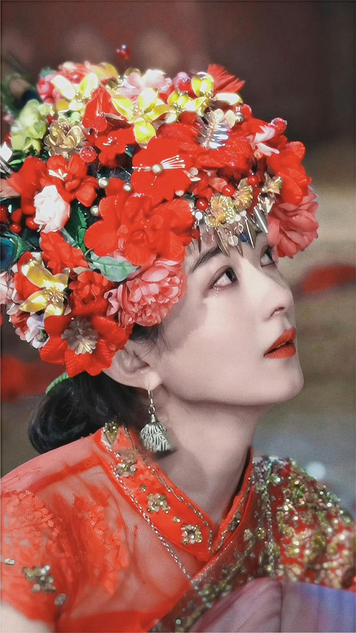Đây là tạo hình cưới của Triệu Lệ Dĩnh trong phim điện ảnh Hổ Lang Chi Lộ.