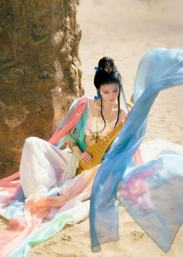 Tiểu Lưu Diệc Phi hóa thần nữ Đôn Hoàng khiến Triệu Lộ Tư, Đàm Tùng Vận lép vế Ảnh 7