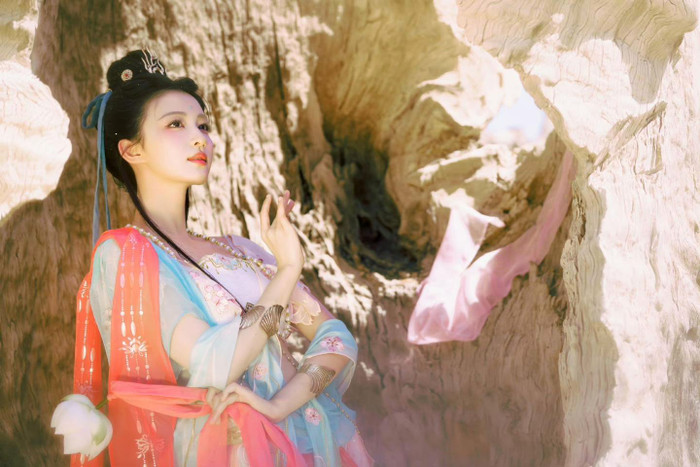 Tiểu Lưu Diệc Phi - Vương Sở Nhiên hóa thần nữ Đôn Hoàng