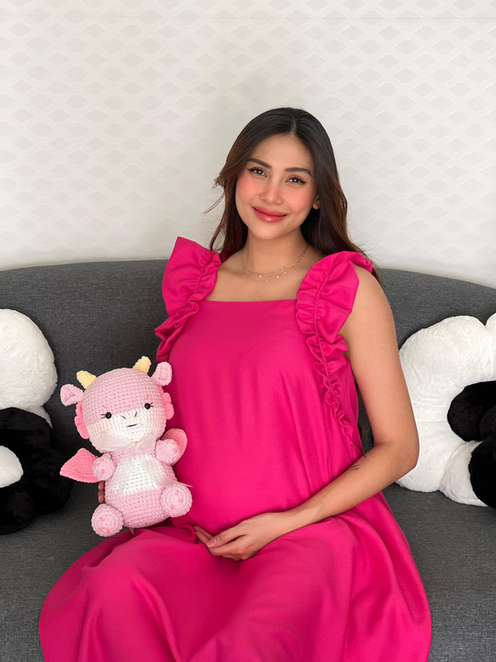 Võ Hoàng Yến về Việt Nam sinh con sau thời gian dài dưỡng thai tại Mỹ.