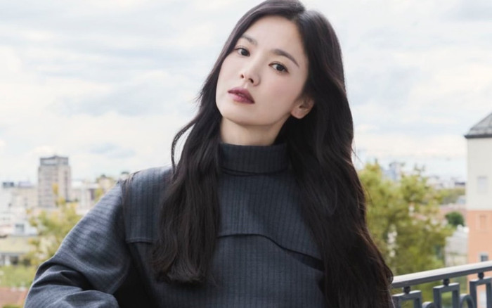 Giữa lúc bị đồn hẹn hò Lee Min Ho, Song Hye Kyo xuất hiện xinh đẹp lấn át mỹ nhân Cbiz Ảnh 2