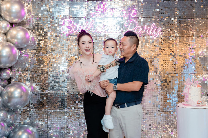 Tổ ấm hạnh phúc, viên mãn của Bảo Thy bên cạnh thiếu gia Phan Lĩnh và con trai Victor. 