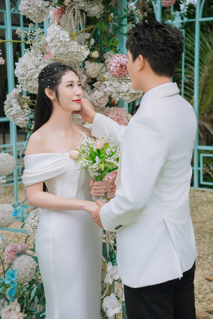 Được biết, đây là một cảnh quay trong phim mới của Khổng Tú Quỳnh mà thôi.