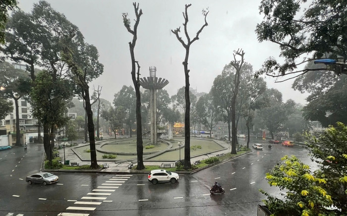 TP.HCM hôm nay dự kiến mưa cả ngày, có thể ngập úng cục bộ Ảnh 2