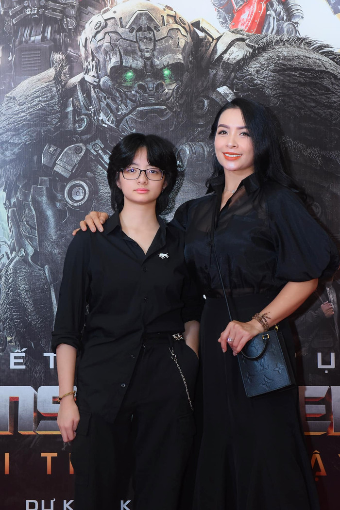 Con gái Thúy Hằng được khán giả kỳ vọng trở thành siêu mẫu đình đám giống mẹ.