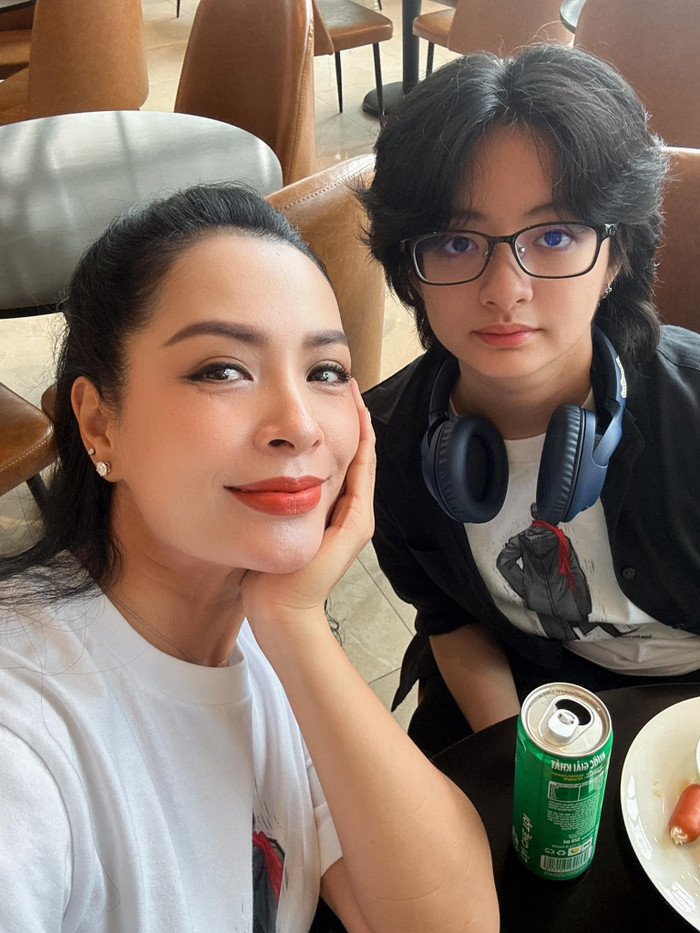 Siêu mẫu Thúy Hằng hối tiếc vì không kịp thời xử lý vấn đề của con gái. 