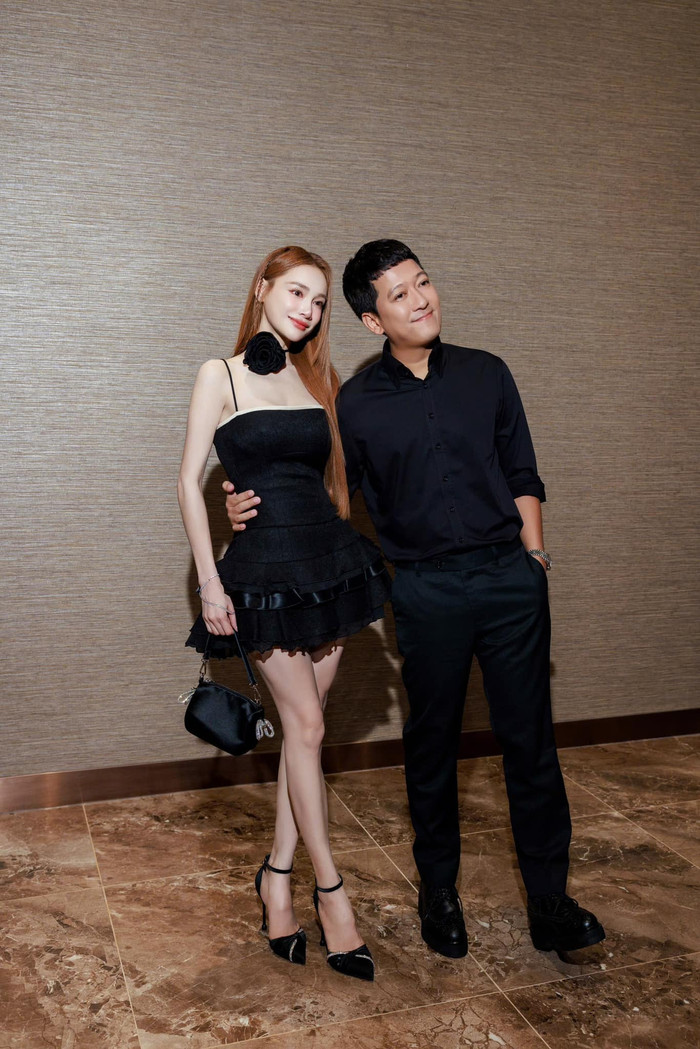 Showbiz 18/9: Trường Giang và Nhã Phương luôn âm thầm làm từ thiện trong những năm qua. Ảnh: FBNV