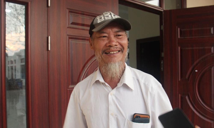  Ông Nguyễn Văn Lúa với kinh nghiệm hàng chục năm bơi lội.