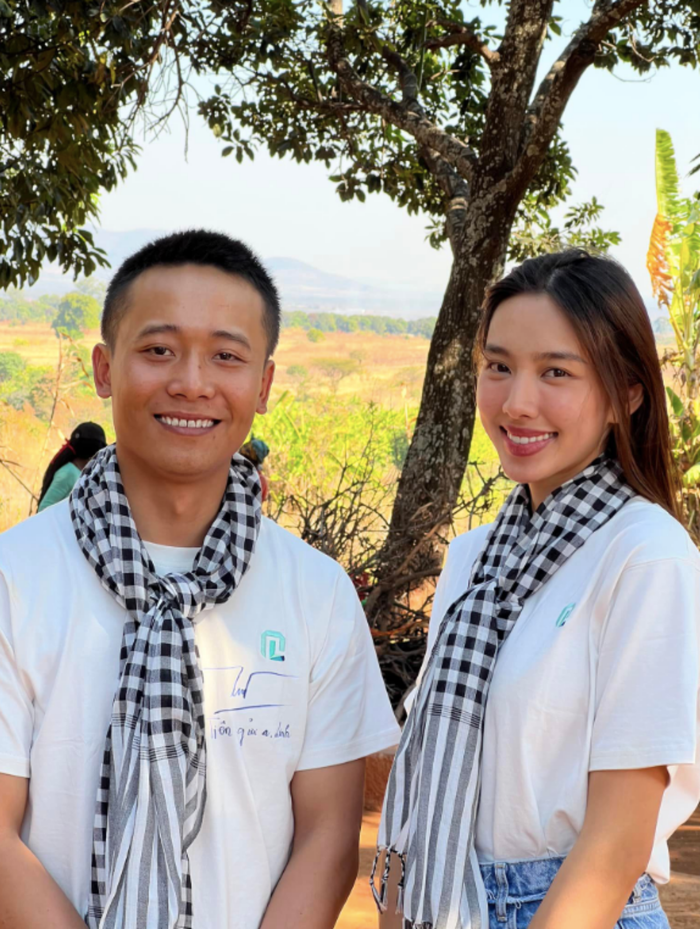 Hoa hậu Thuỳ Tiên và Quang Linh Vlogs sẽ gặp nhau vào tháng 10 tại Việt Nam để chuẩn bị cho dự án mới. 