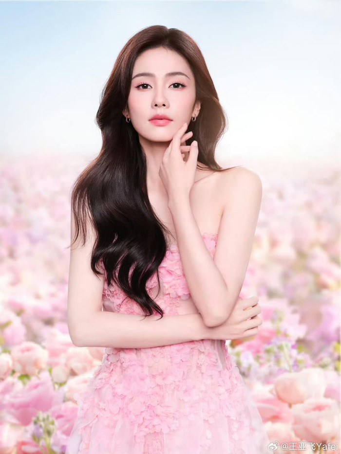 Bạch Lộc đẹp như một nàng công chúa trong hoạt động mới, ảnh đã được chỉnh sửa.