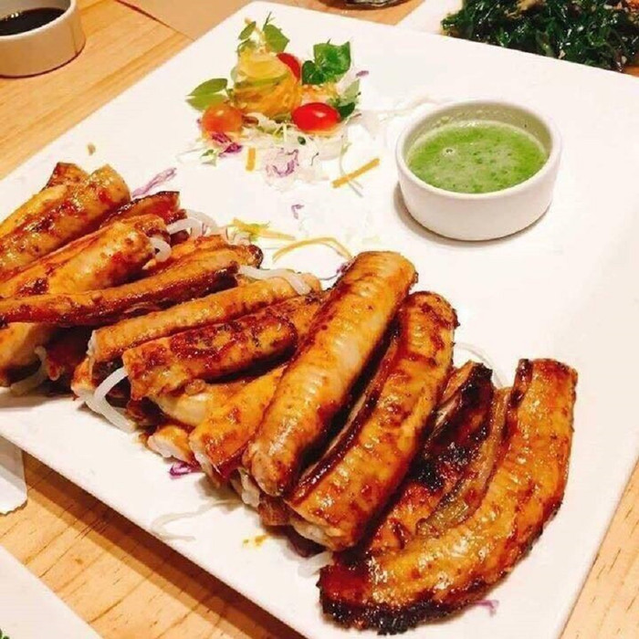 Bởi vì giá thành đắt, lại hiếm có nên loại đặc sản này chỉ bán ở trong những nhà hàng cao cấp.