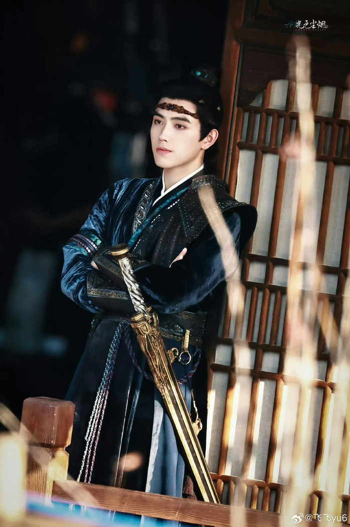 Không riêng gì Địch Lệ Nhiệt Ba, tạo hình của Trần Phi Vũ cũng bị chê vì không hợp.