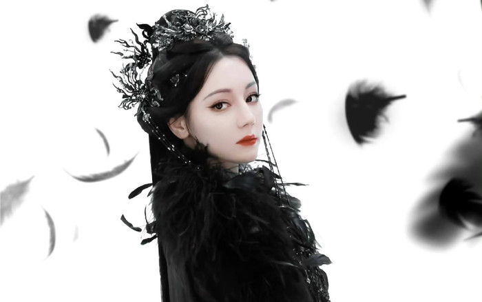 50.000 người đòi tẩy chay phim mới vì Địch Lệ Nhiệt Ba xấu Ảnh 2