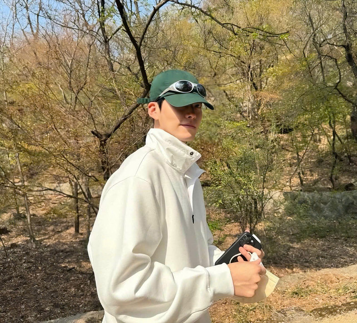 Nam diễn viên suy nghĩ tích cực trong thời gian điều trị bệnh.