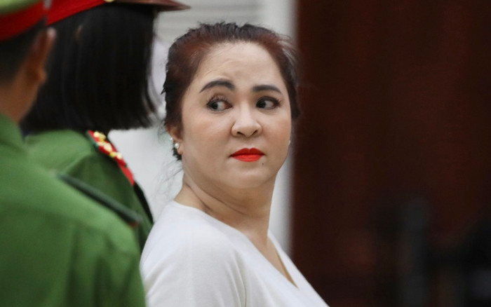 Bà Nguyễn Phương Hằng ra tù Ảnh 2