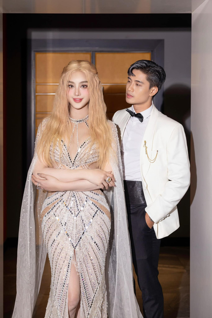 Lâm Khánh Chi vướng nghi vấn hẹn hò với Đạt Nguyễn. Nhưng, cả hai cho biết chỉ đang ở quá trình tìm hiểu nhau. 