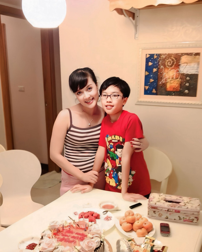 Vân Dung và cậu con trai Long Vũ khi còn nhỏ.
