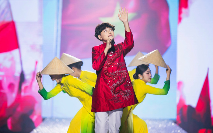 Học trò đa tài của siêu mẫu Xuân Lan: Vừa trình diễn thời trang, vừa làm ca sĩ Ảnh 2