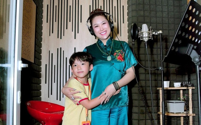 Phi Thanh Vân: 'Tôi muốn con trai thừa hưởng tình yêu quê hương, đất nước' Ảnh 2