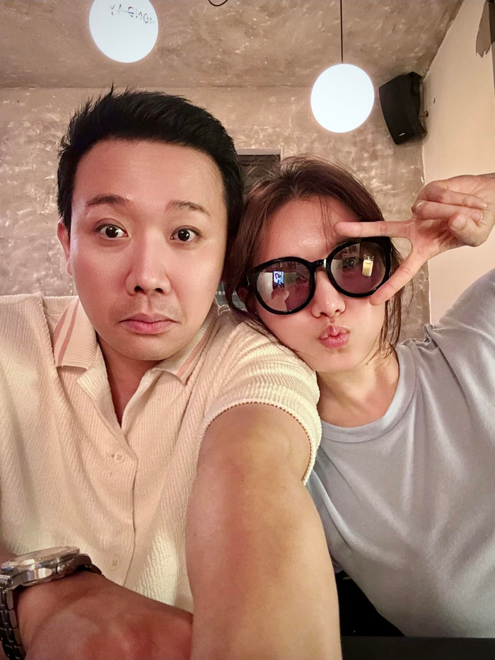 Showbiz 2/9: Hari Won thương chồng vì lịch trình công việc quá dày đặc. Ảnh: FBNV