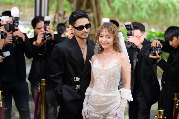 Cả 2 thoải mái sánh đôi cùng nhau trong nhiều sự kiện.