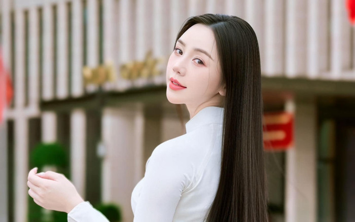 Đẹp khen - Xấu chê: Quỳnh Kool khoe góc nghiêng tựa búp bê Ảnh 2