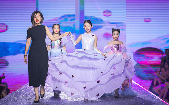 500 người mẫu diễn show thời trang của Xuân Lan Ảnh 2