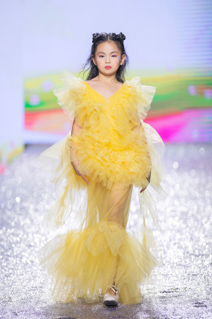 500 người mẫu diễn show thời trang của Xuân Lan Ảnh 2