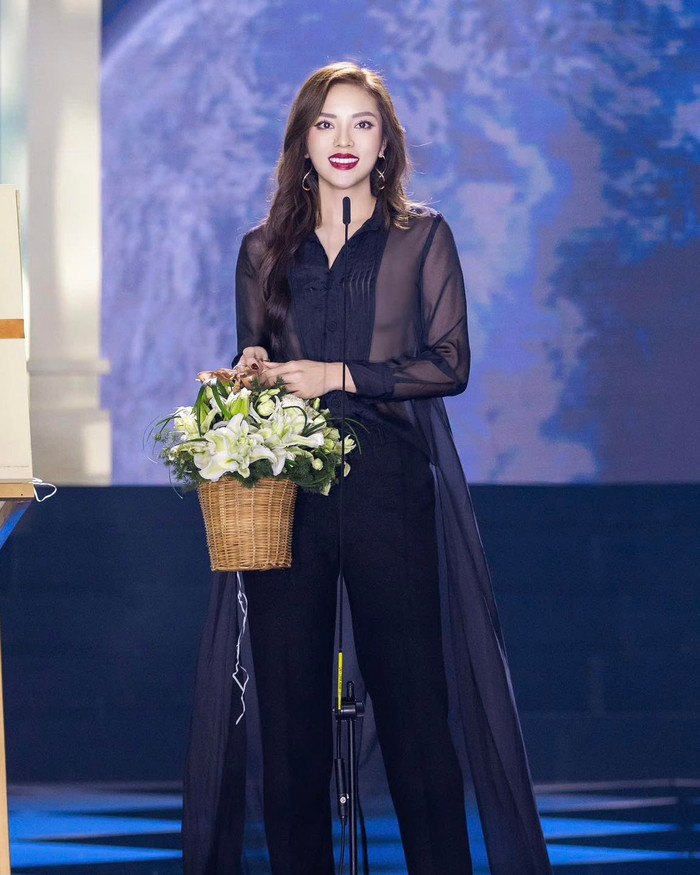 Hoa hậu Kỳ Duyên tuyên bố đã trở lại. 