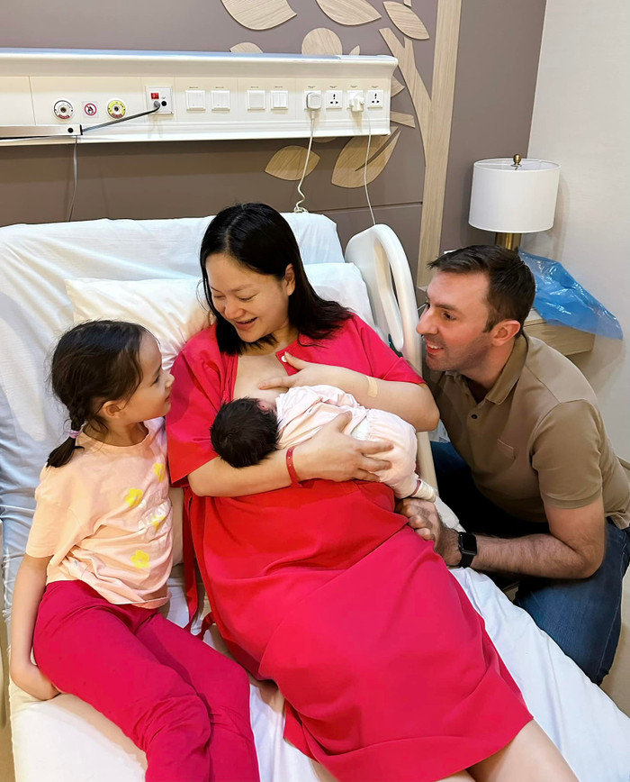 Xuyên suốt hành trình bầu bí, diễn viên Lan Phương luôn chồng bên cạnh chăm sóc và động viên.