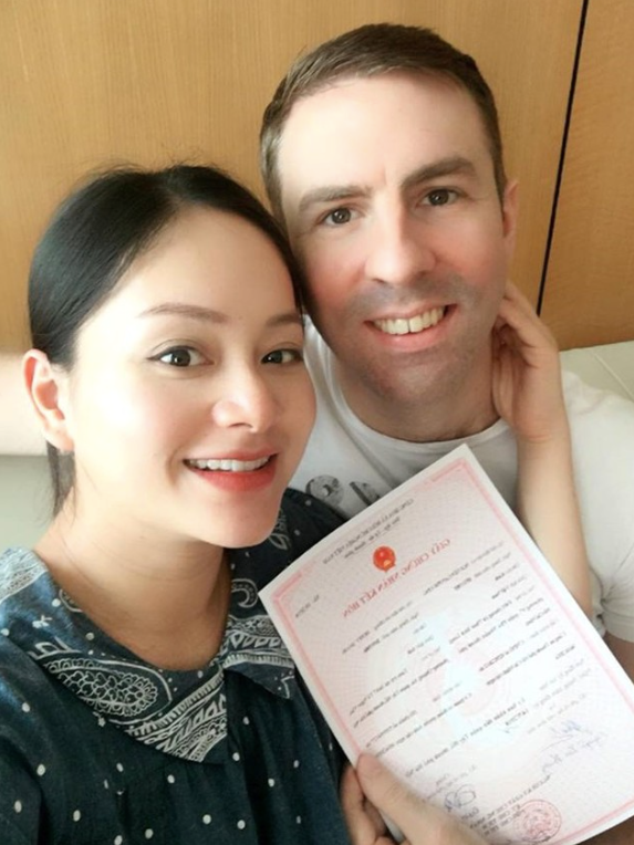 Diễn viên Lan Phương và chồng là David Duffy đã đăng kí kết hôn nhưng không tổ chức đám cưới.