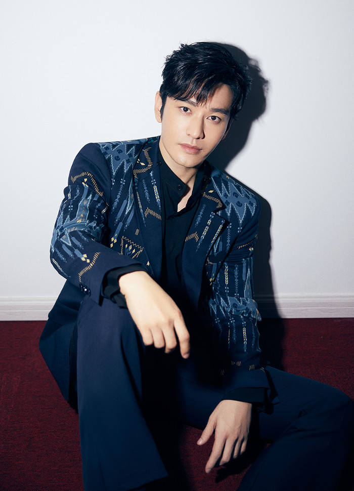 Huỳnh Hiểu Minh và Tiêu Chiến đang là 2 ngôi sao hạng A, giàu 'khủng' của Cbiz.