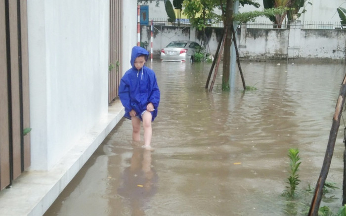 Sau bão số 3, 26 trường ở Hà Nội vẫn chưa thể đón học sinh quay trở lại Ảnh 2