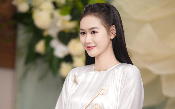 Kết hôn chưa lâu, bà xã kém 12 tuổi của Anh Đức báo tin vui Ảnh 2