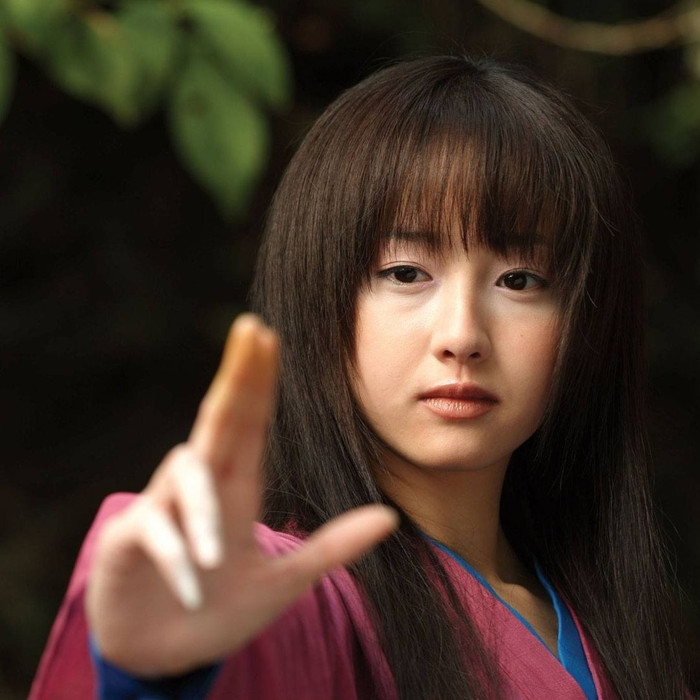 Erika Sawajiri gây ấn tượng với hình ảnh nữ ninja trong Shinobi: Heart Under Blade.