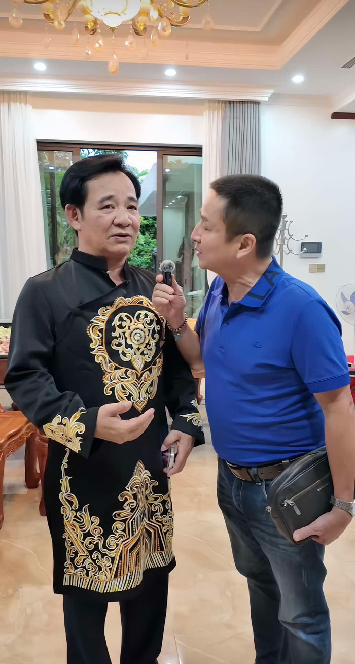 NSƯT Chí Trung trầm trồ trước khối tài sản của NSƯT Quang Tèo.