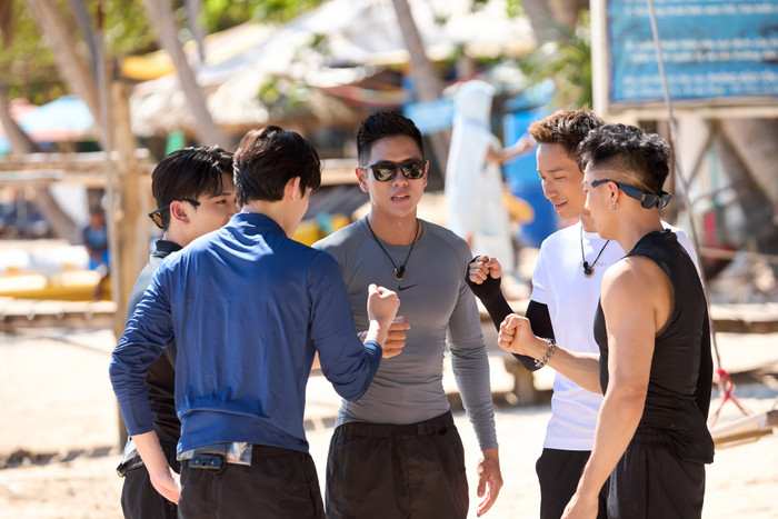 Các chàng trai 'chiến' hết mình để lựa chọn người con gái trong lòng.