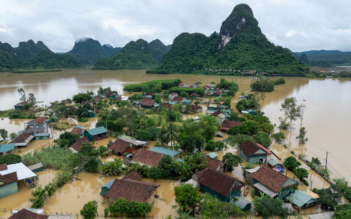 Quảng Bình: Nước ở Tân Hoá ngập cao tới 2m, người dân vẫn bình yên trong lũ dữ Ảnh 2