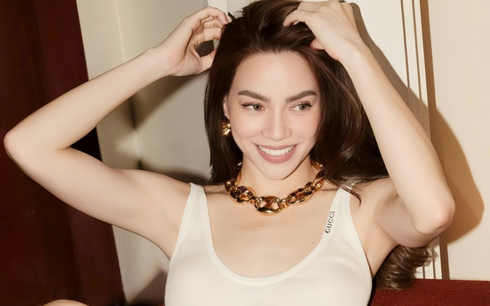 Hồ Ngọc Hà lên đồ sành điệu với áo hai dây Ảnh 2