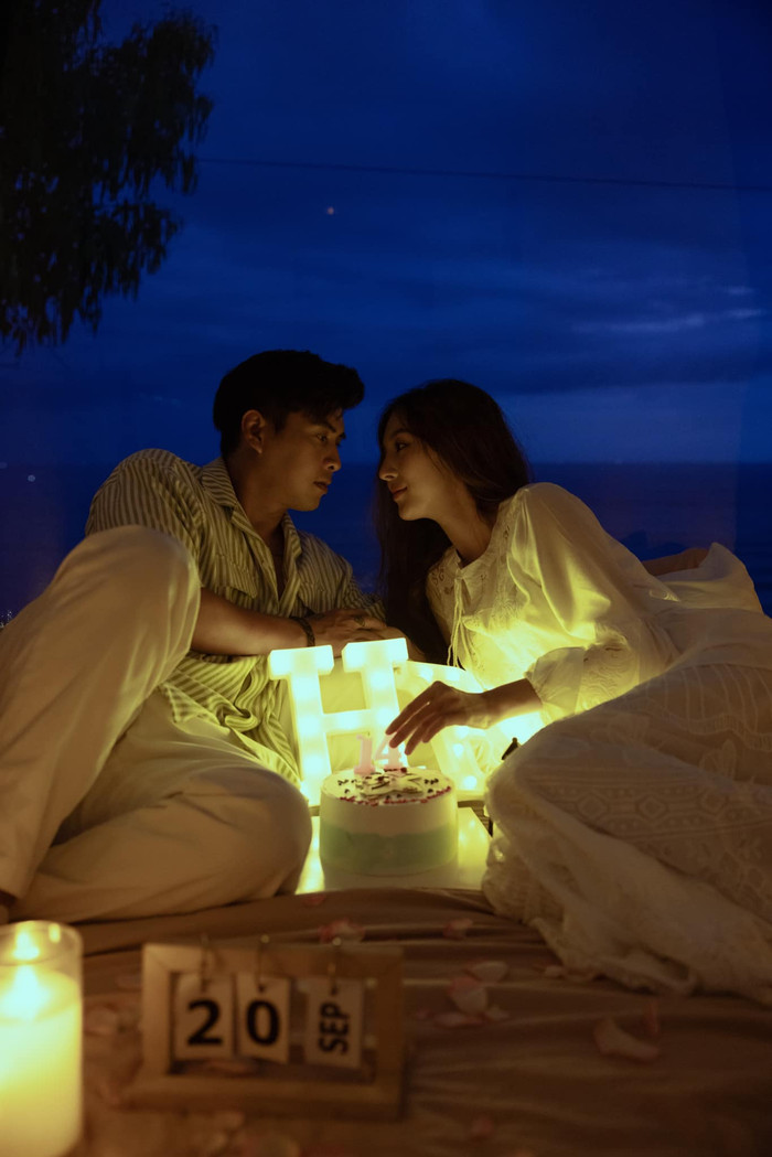 Vợ trẻ chúc mừng sinh nhật Hồ Quang Hiếu.