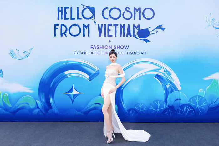 Á hậu Ngọc Thảo tự tin tạo dáng trước ống kính