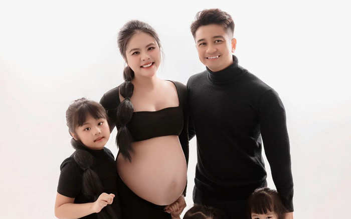 Vân Trang khoe ảnh cả gia đình, tiết lộ thông tin của con út sắp chào đời Ảnh 2