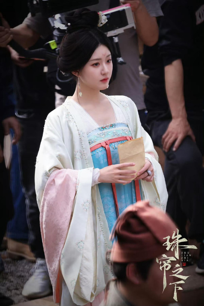 Triệu Lộ Tư trong Rèm Ngọc Châu Sa.