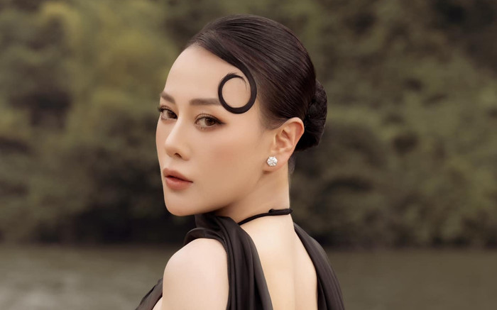 Phương Oanh khoe dáng 'nét căng' với đồ kiệm vải khi tái xuất Ảnh 2